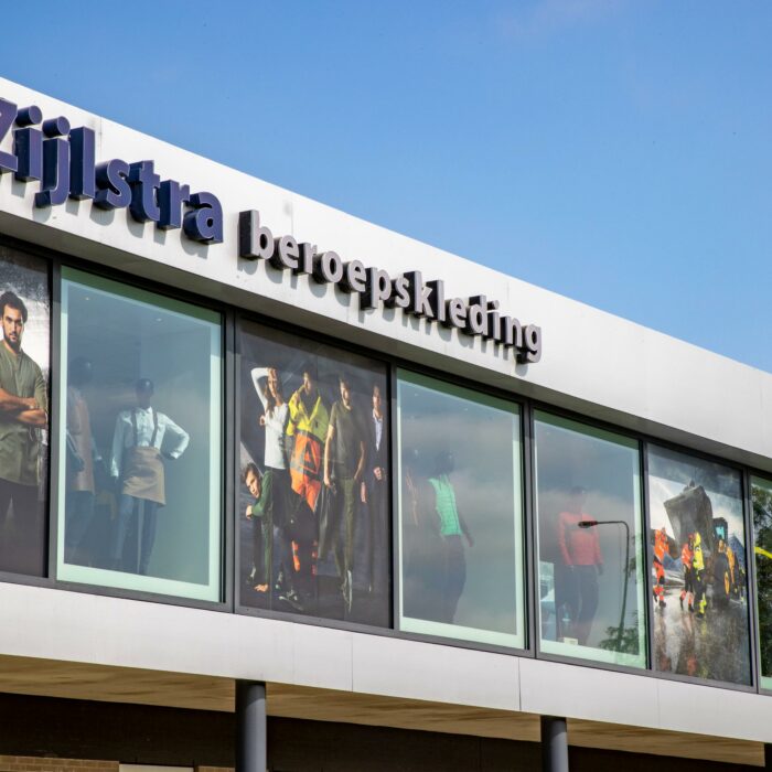 Zijlstra beroepskleding logo op gebouw